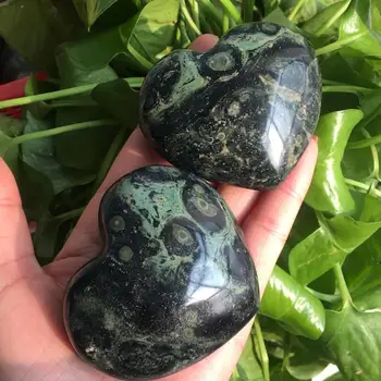 1 шт. Натуральный камень Камбаба Яшма, хрустальные камни в форме сердца 220-240 г