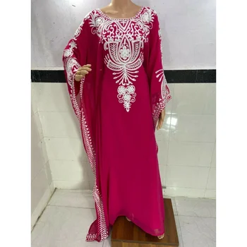 Аппликация Дубайский Кафтан Розовый Красный Марокканский кафтан с V-образным вырезом и длинным рукавом Дубайский халат Длина 60 Дюймов Одежда