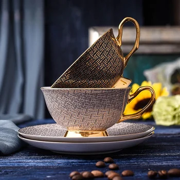 Высококачественные фарфоровые кофейные чашки в европейском стиле, винтажный набор керамики и блюдец, китайская чайная чашка, посуда для